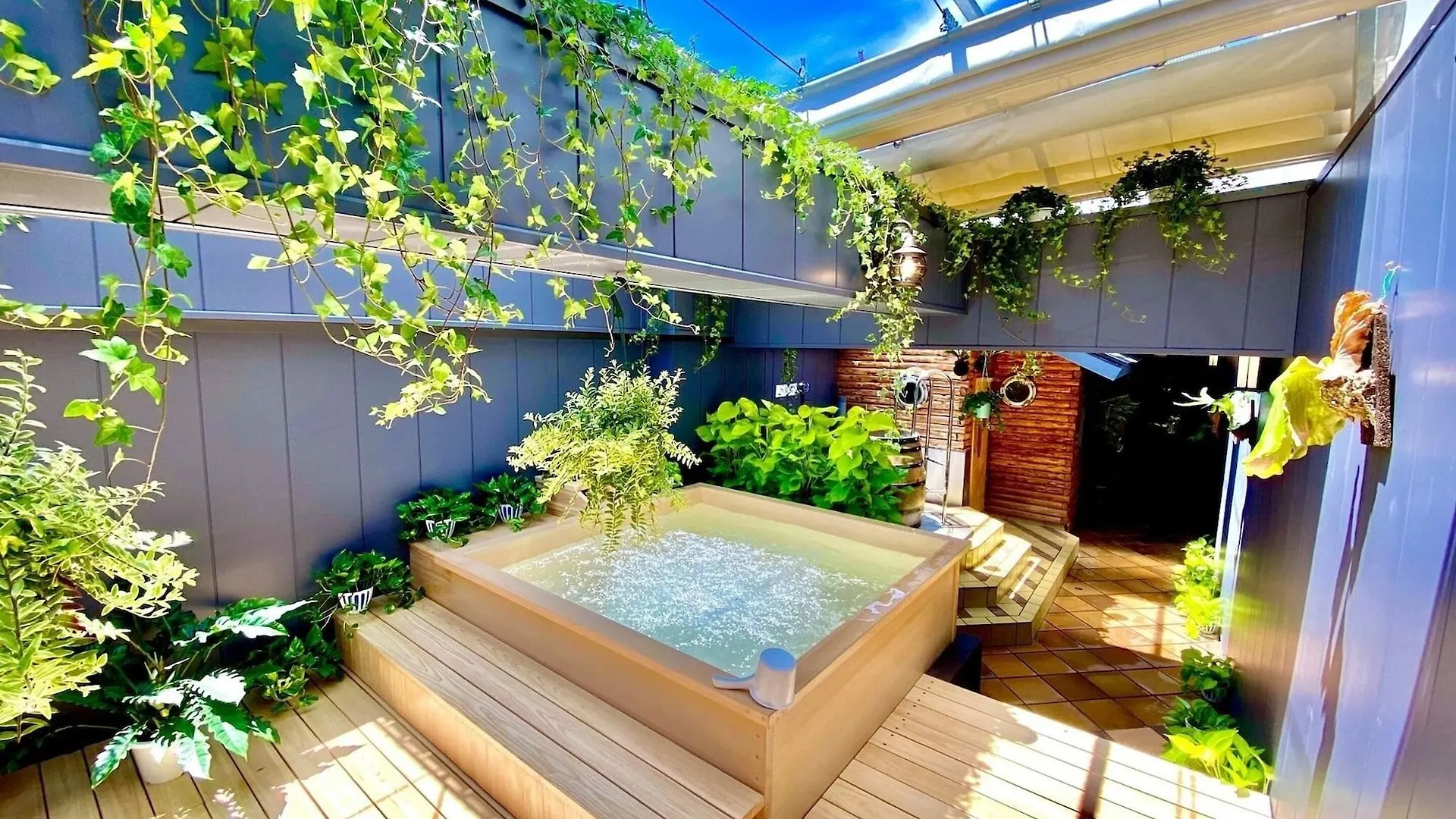Capsule Inn Osaka - Caters To Men Japan