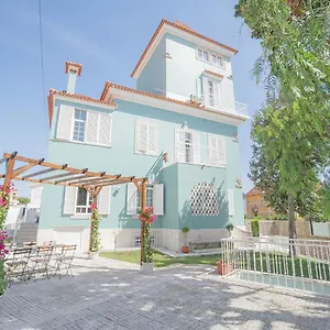 Hostal Impact House