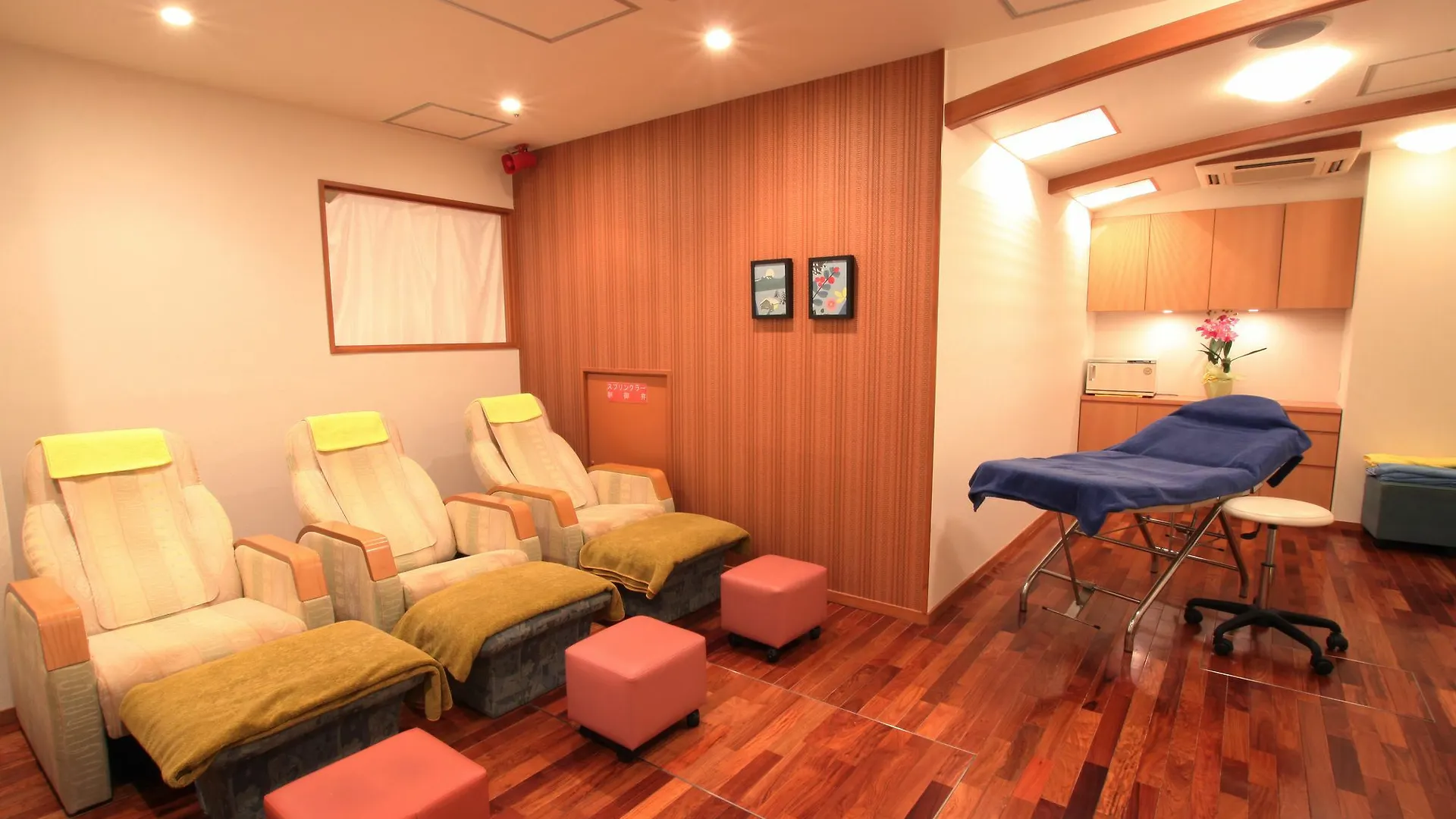 Capsule Inn Osaka - Caters To Men Hotel