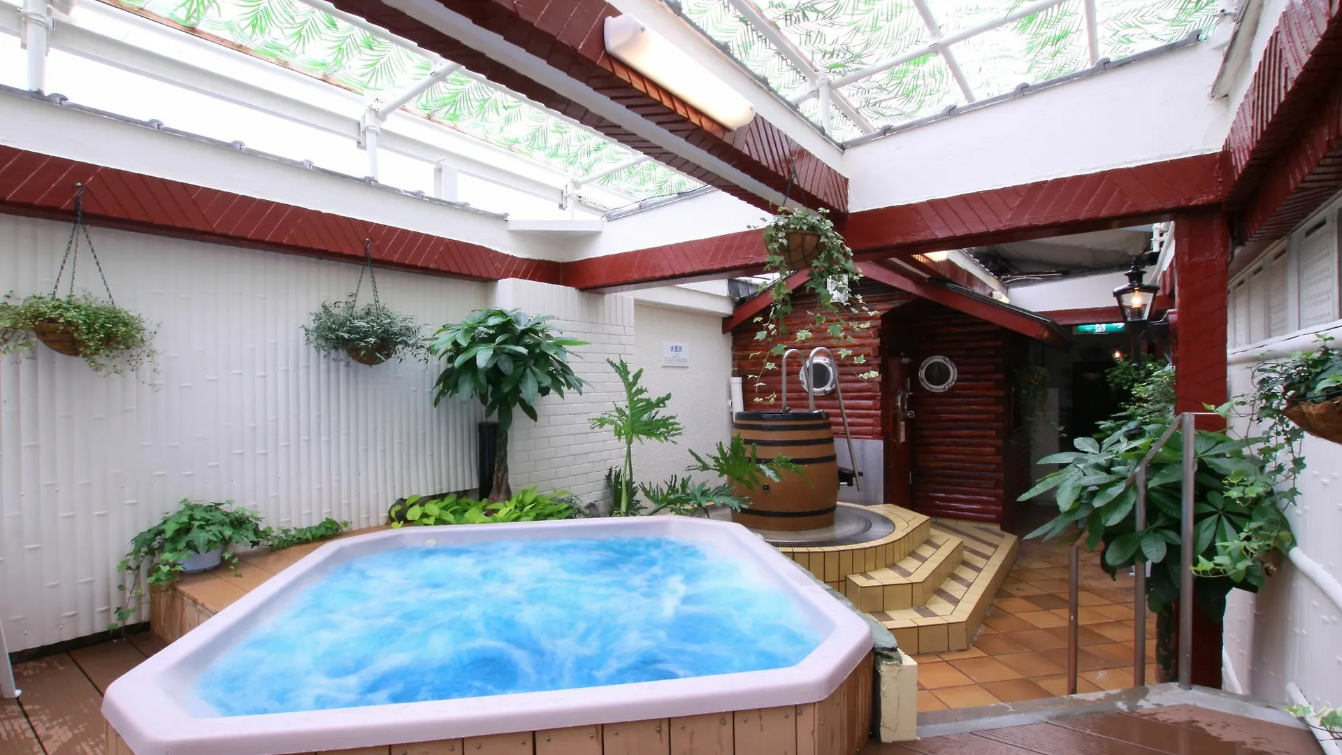 Capsule Inn Osaka - Caters To Men 2*,