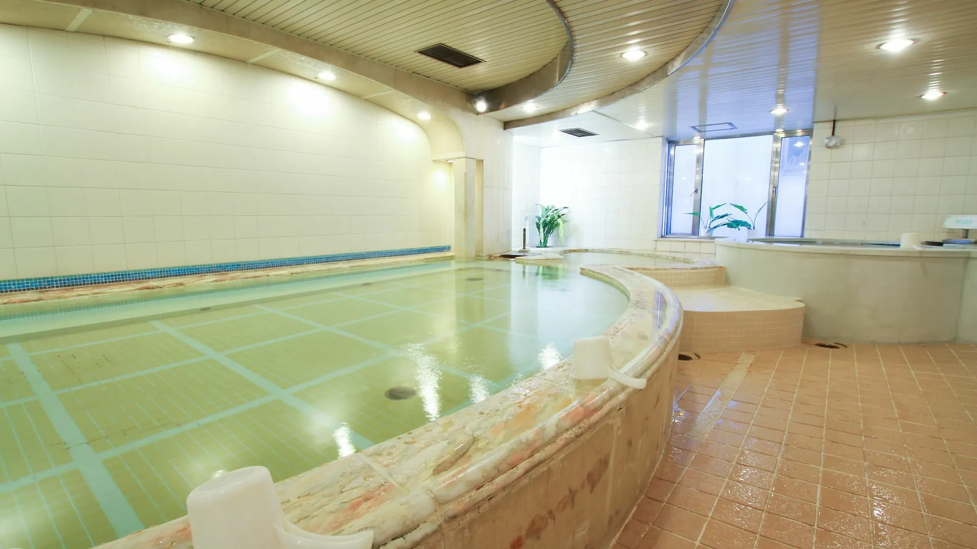 ** Hotel Capsule Inn Osaka - Caters To Men Japão