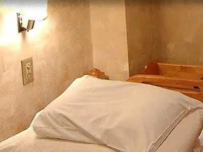 Hotel Capsule Inn Osaka - Caters To Men