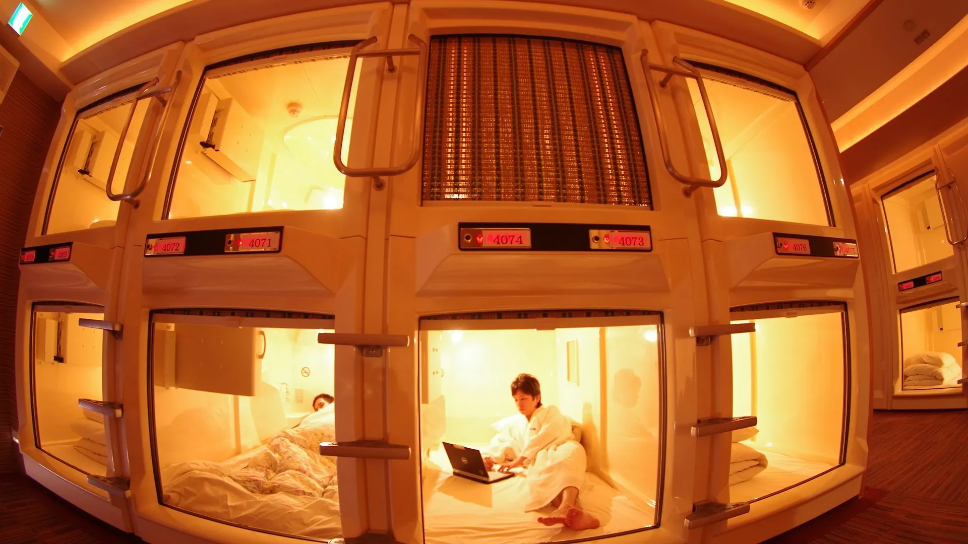 Capsule Inn Osaka - Caters To Men